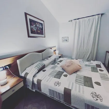 Le Corti