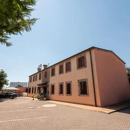 Le Corti Hotel 2*