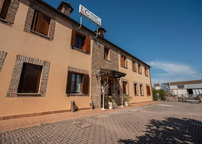 Le Corti מלון 2*